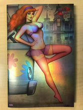 Load image into Gallery viewer, Notti &amp; Nyce Cosplay Gallery DAPHNE Nice Chrome Variant Nate Szerdy Scooby Doo